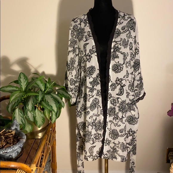 Jessica Simpson sheer robe new without tags NWOT - will discount bundles - Picture 2 of 5